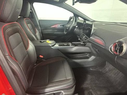 Used 2025 Chevrolet Equinox EV RS FWD image 29