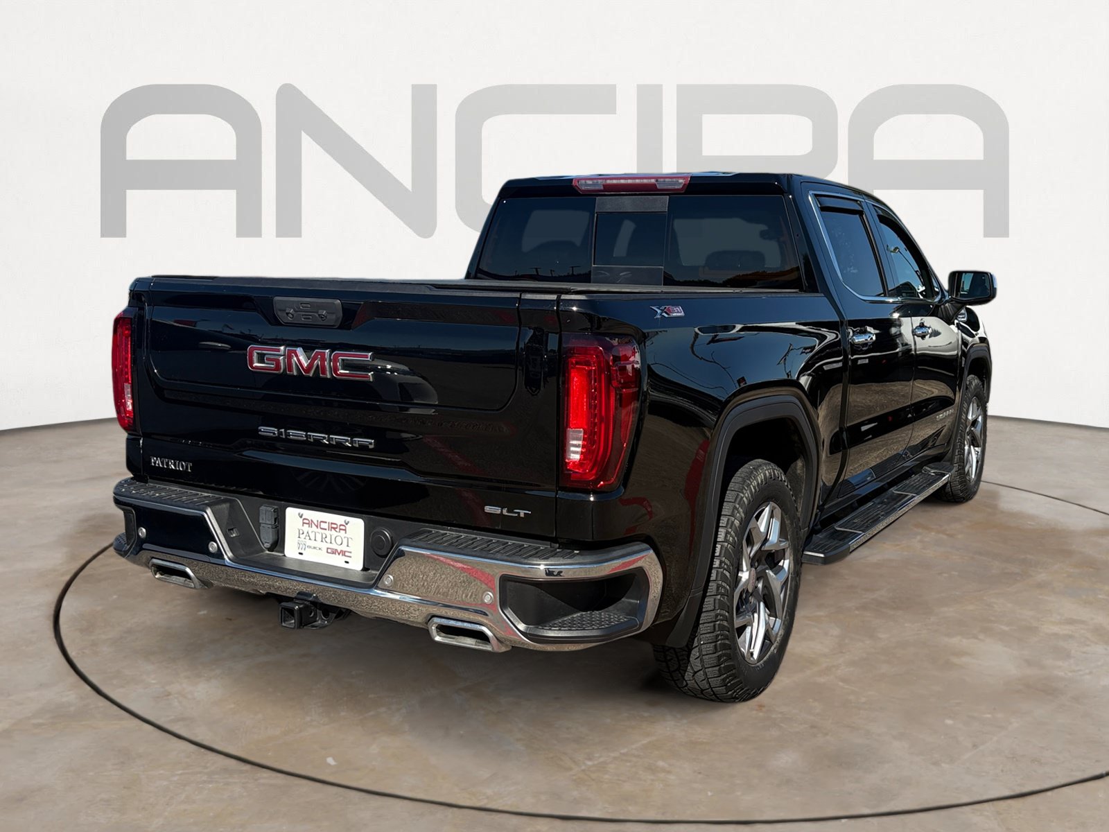 Used 2023 GMC Sierra 1500 SLT AWD/4WD image 10