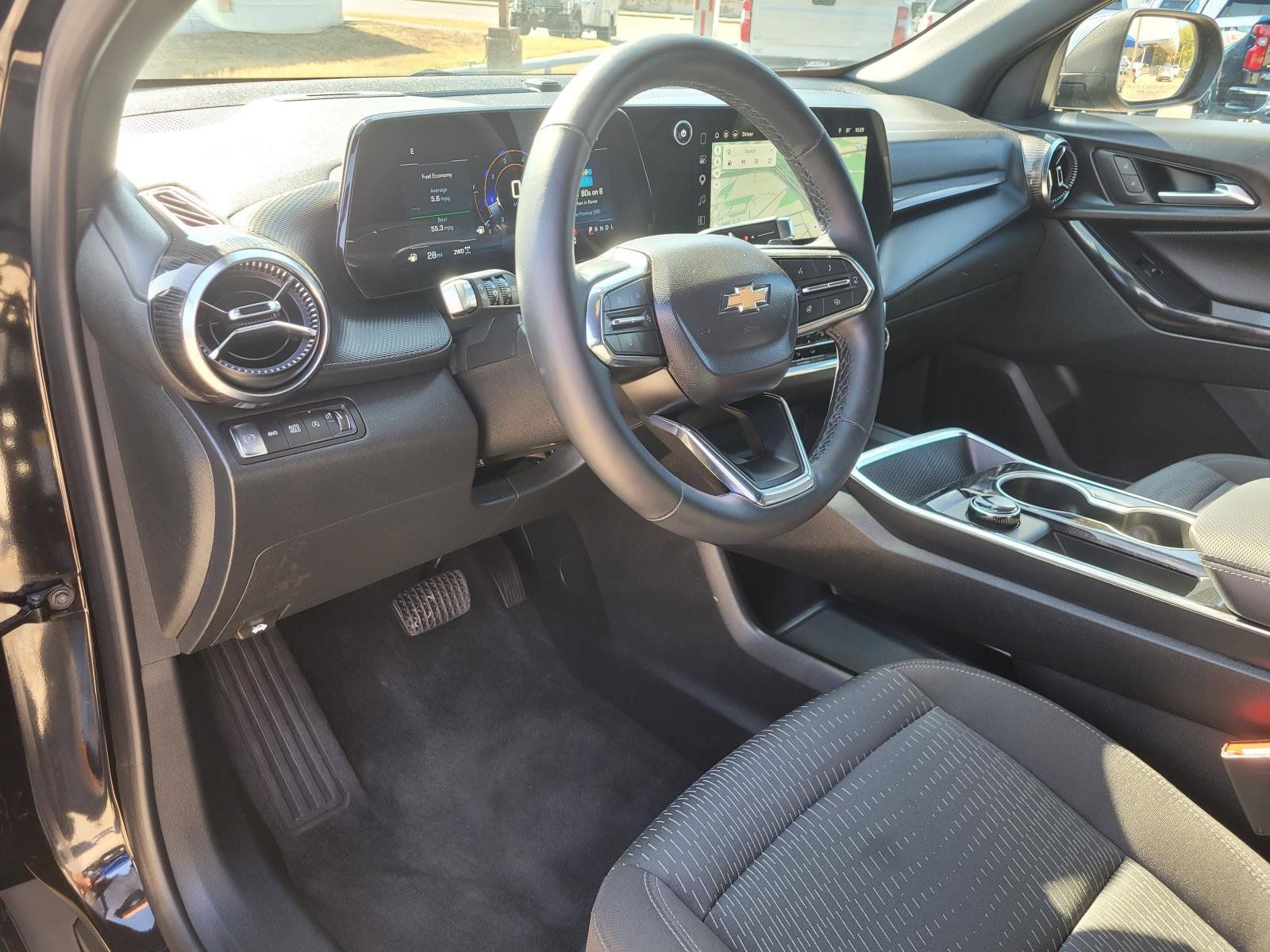 Used 2026 Chevrolet Equinox LT AWD/4WD image 17