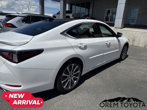Used 2021 Lexus ES 350 w/ Premium Package FWD image 4