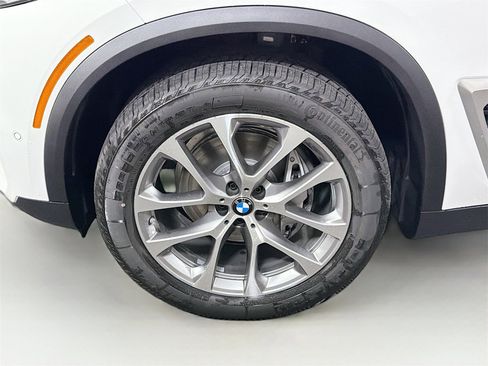 New 2026 BMW X5 xDrive40i w/ Climate Comfort Package image 33