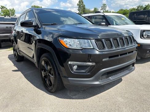 Used 2021 Jeep Compass Latitude AWD/4WD image 3