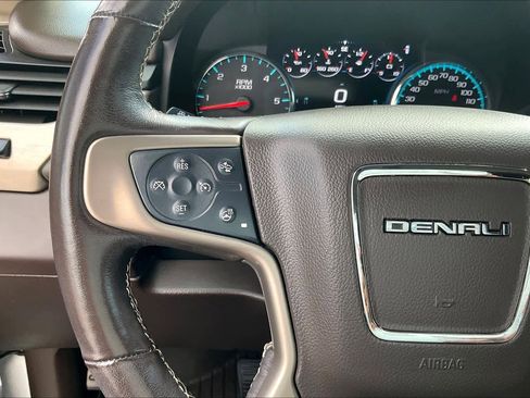Used 2019 GMC Yukon Denali w/ Denali Ultimate Package image 23