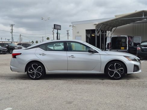 Used 2024 Nissan Altima 2.5 SR FWD image 4