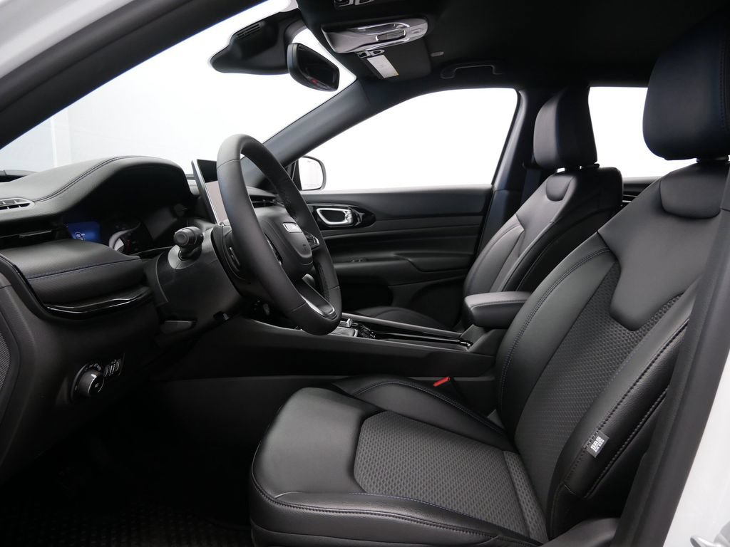 New 2026 Jeep Compass Latitude AWD/4WD image 13