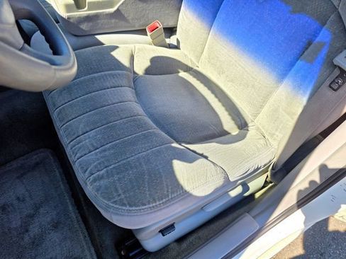 Used 2001 Buick Century Custom w/ Premium Pkg FWD image 37