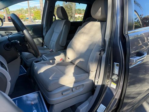Used 2016 Honda Odyssey SE image 11