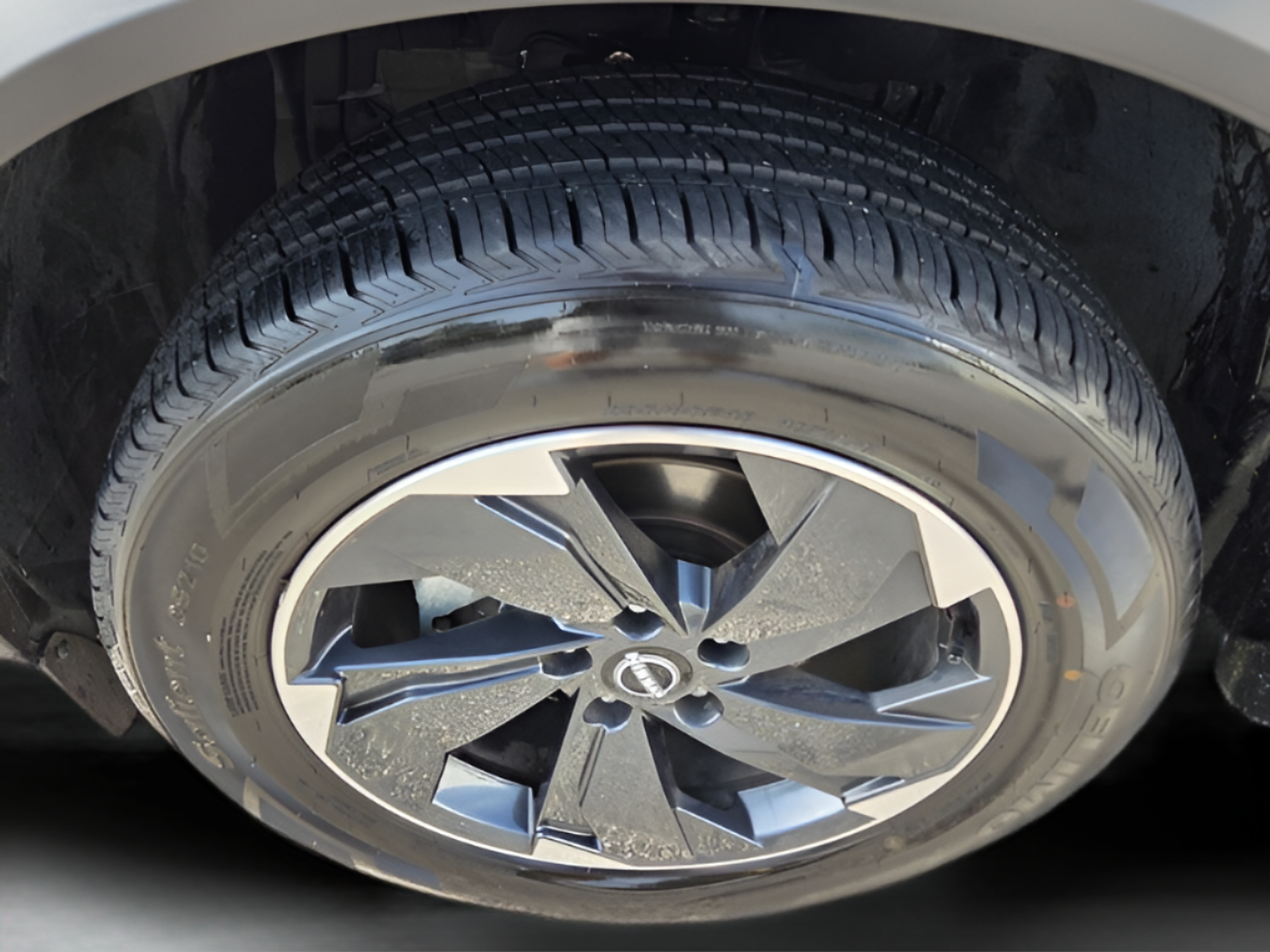Used 2025 Nissan Rogue SV AWD/4WD image 30