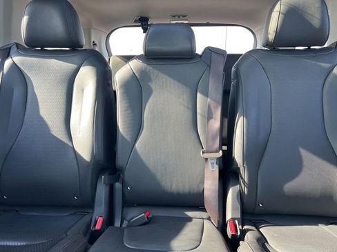 Certified 2024 Kia Carnival SX Prestige image 33