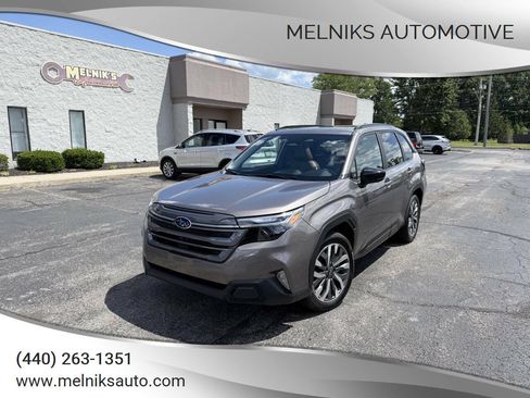 Used 2025 Subaru Forester Touring w/ Popular Package - Touring AWD/4WD image 1