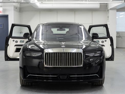 Used 2025 Rolls-Royce Ghost image 9