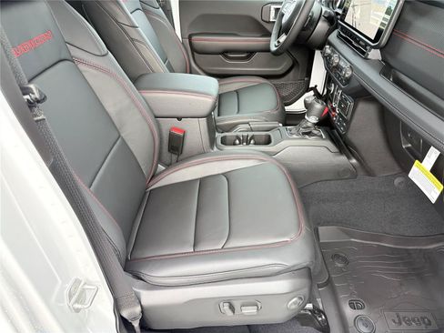 New 2026 Jeep Gladiator Rubicon AWD/4WD image 12