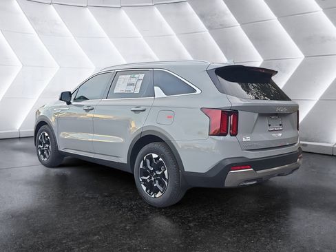 New 2026 Kia Sorento S image 3