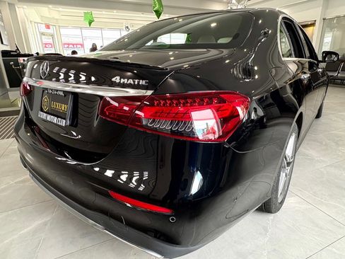 Used 2023 Mercedes-Benz E 350 4MATIC Sedan image 7