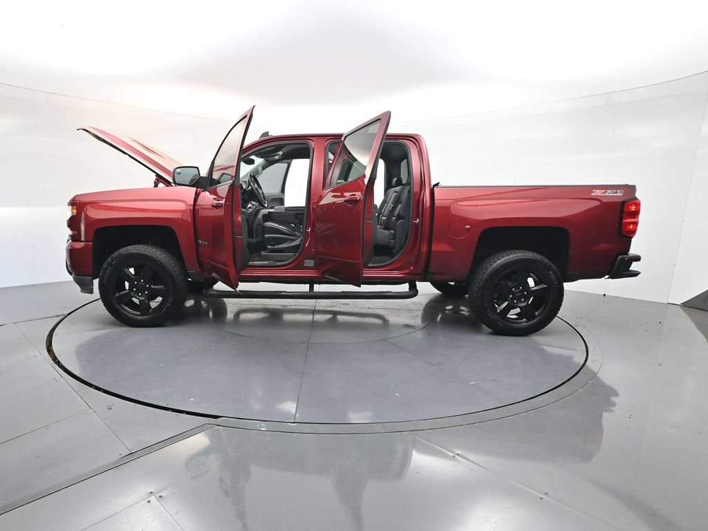 Used 2018 Chevrolet Silverado 1500 LT w/ All Star Edition AWD/4WD image 34
