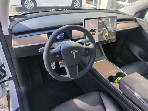Used 2021 Tesla Model Y Performance image 15