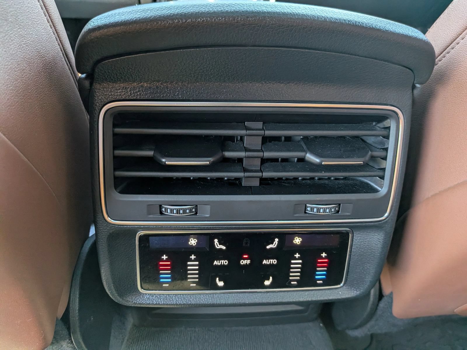 Used 2019 Audi Q8 Premium Plus w/ Premium Plus AWD/4WD image 49