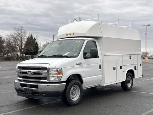 New 2026 Ford E-350 and Econoline 350 Super Duty w/ Power Equipment Group image 7