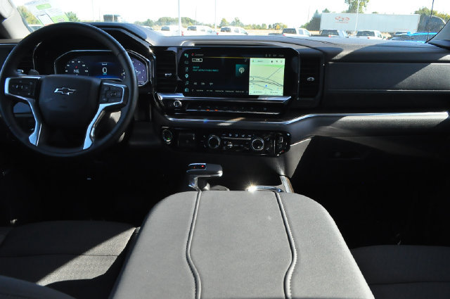 Used 2025 Chevrolet Silverado 1500 RST AWD/4WD image 16