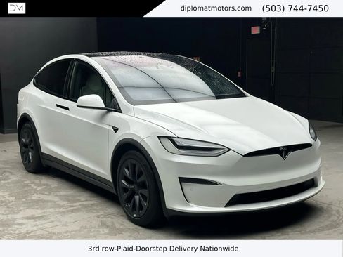 Used 2022 Tesla Model X Plaid image 8