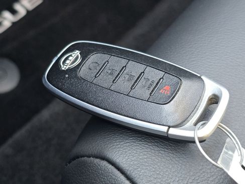 Used 2023 Nissan Rogue SL w/ SL Premium Package image 34