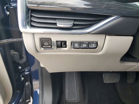 Used 2019 Cadillac XT4 Premium Luxury image 32