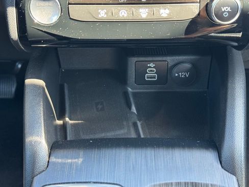 Used 2025 Ford Escape Platinum AWD/4WD image 15