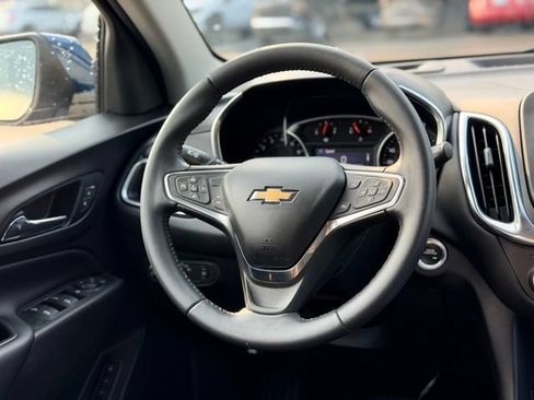 Used 2021 Chevrolet Equinox LT FWD image 22