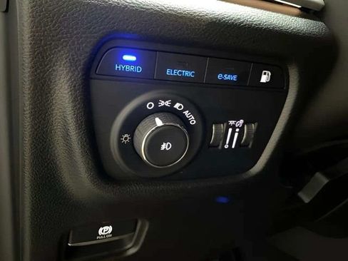 Used 2023 Jeep Grand Cherokee Trailhawk w/ Advanced Protech Group II AWD/4WD image 30