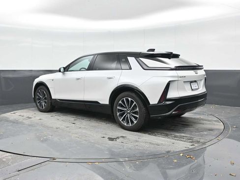 Used 2025 Cadillac Lyriq Sport AWD/4WD image 2
