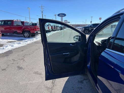 Used 2016 Ford Escape Titanium image 12