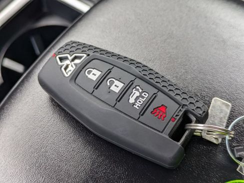 Used 2024 Mitsubishi Outlander SE FWD image 32