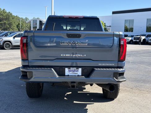 Used 2024 GMC Sierra 2500 Denali Ultimate AWD/4WD image 11