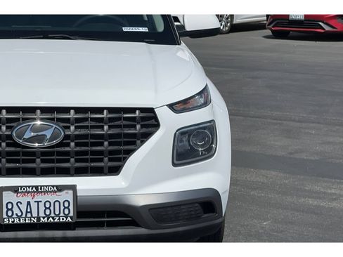 Used 2020 Hyundai Venue SE FWD image 12