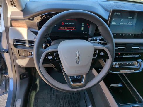 Used 2024 Lincoln Corsair Reserve w/ Equipment Group 201A image 17