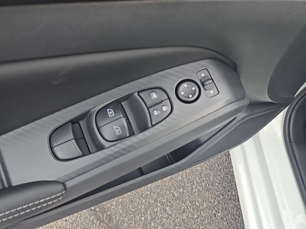 New 2026 Nissan Altima 2.5 SV AWD/4WD image 10