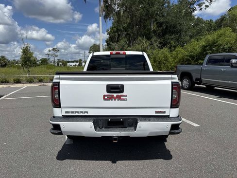 Used 2017 GMC Sierra 1500 SLT AWD/4WD image 4
