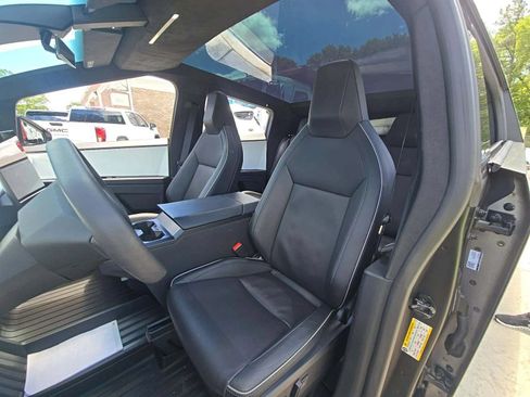 Used 2024 Tesla Cybertruck AWD Crew Cab image 3