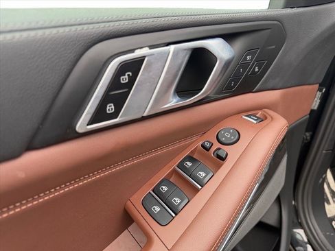 Used 2023 BMW X5 M50i w/ Executive Package image 9