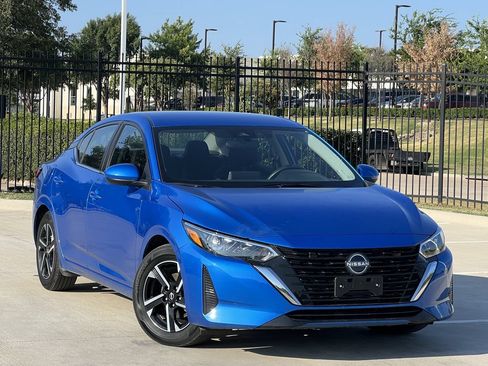 Used 2025 Nissan Sentra SV FWD image 1