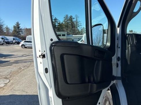 Used 2024 RAM ProMaster 2500 w/ Convenience Group FWD image 13