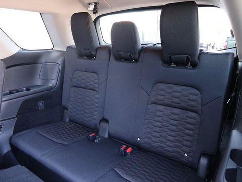 Used 2025 Nissan Pathfinder SV FWD image 11