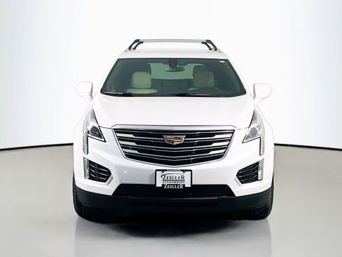 Used 2017 Cadillac XT5 FWD image 2