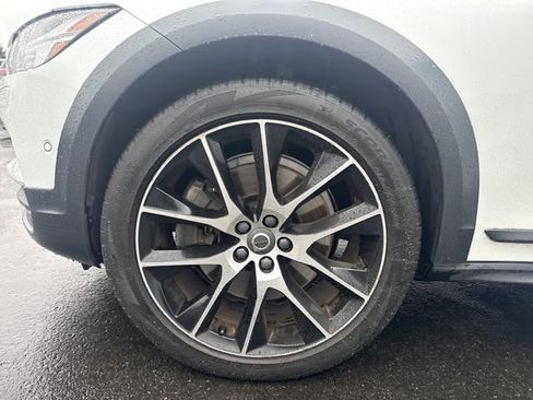 Used 2017 Volvo V90 T6 Cross Country AWD/4WD image 28
