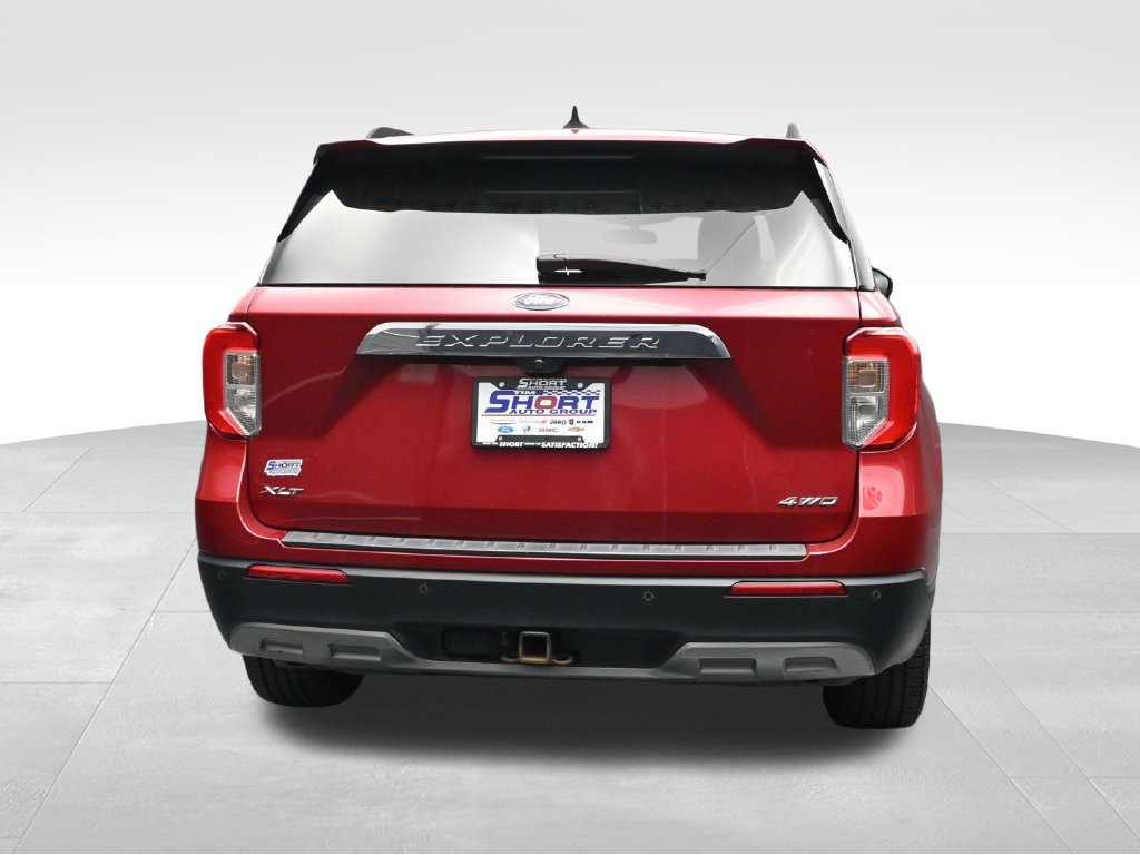 Used 2021 Ford Explorer XLT w/ Equipment Group 202A AWD/4WD image 4