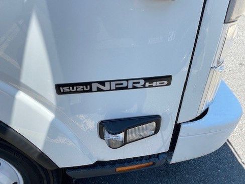 Used 2023 Isuzu NPR RWD image 9