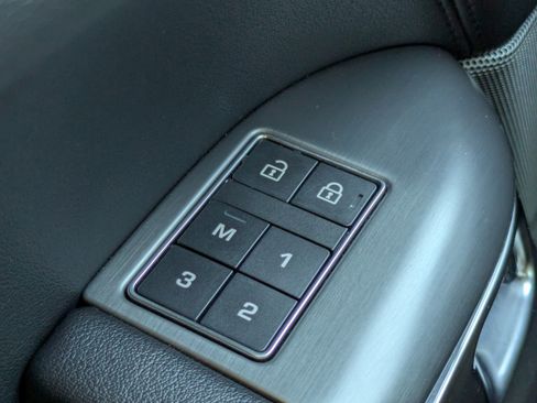 Used 2022 Land Rover Range Rover Sport SE image 30