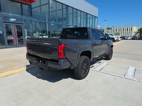 Used 2025 Toyota Tacoma SR5 image 4