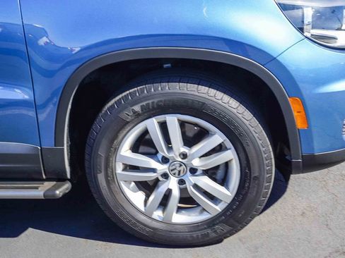 Used 2017 Volkswagen Tiguan S image 9