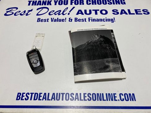 Used 2022 Ford Expedition XLT AWD/4WD image 32